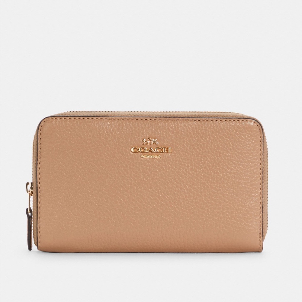 Coach- Medium Id zip wallet